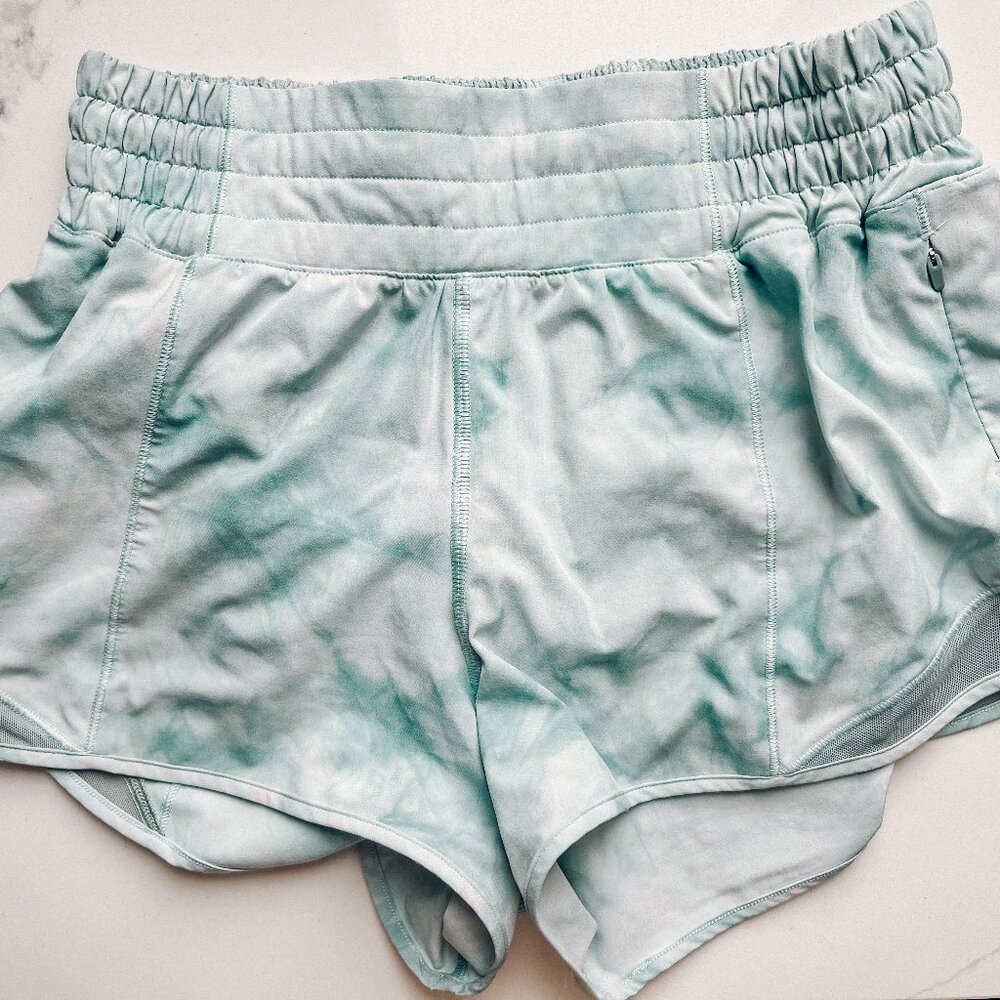 VGUC LULULEMON HOTTY HOT HR SHORTS 2.5” INSEAM DIAMOND DYE BLUE SZ 4
